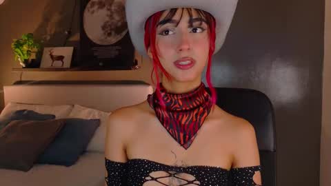 PARIS online show from 10/28/25, 08:33