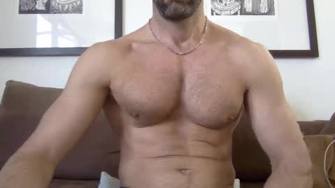 Snapshot of parisien75015 chatting on 01/31/25, 09:05 Porn Actor 21cm Hetero online show from 01/31/25, 09:05