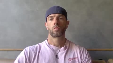 Snapshot of parisien75015 chatting on 01/07/26, 09:45 Porn Actor 21cm Hetero online show from 01/07/26, 09:45