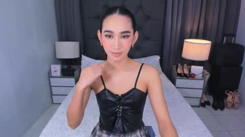 Snapshot of parismilker chatting on 01/13/26, 07:02 parismilker online show from 01/13/26, 07:02