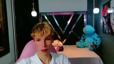 Snapshot of park_jimin1 chatting on 10/01/25, 12:33 park_jimin1 online show from 10/01/25, 12:33