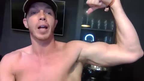 Snapshot of parkerflexes chatting on 04/13/26, 01:49 Parker online show from 04/13/26, 01:49