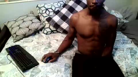 Snapshot of parlaytellio chatting on 12/19/25, 05:09 Parlay Tellio online show from 12/19/25, 05:09