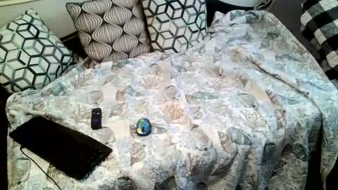 Snapshot of parlaytellio chatting on 01/06/26, 07:39 Parlay Tellio online show from 01/06/26, 07:39