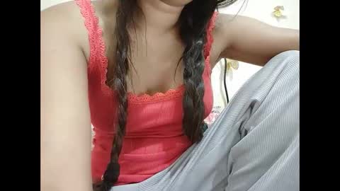 Snapshot of parneetu_642 chatting on 04/14/26, 03:45 parneetu_642 online show from 04/14/26, 03:45