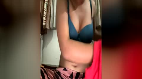 Snapshot of parneetu_642 chatting on 06/13/26, 03:59 parneetu_642 online show from 06/13/26, 03:59