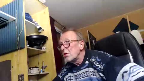 pascal88881 online show from 12/01/24, 07:36