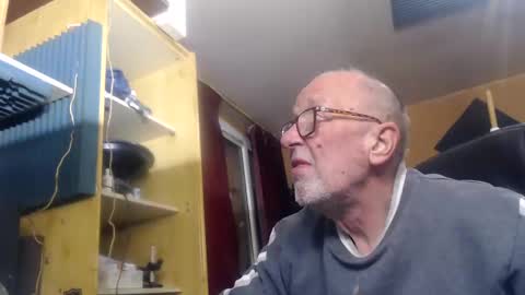 pascal88881 online show from 12/28/24, 12:04