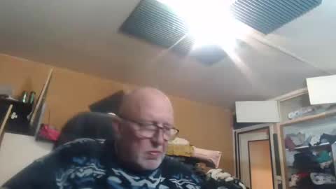 pascal88881 online show from 12/29/24, 07:11