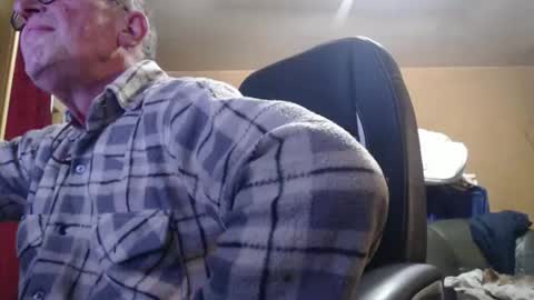 pascal88881 online show from 11/16/25, 04:12