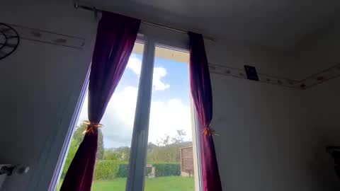 Snapshot of pascalou02 chatting on 10/05/25, 12:14 pascalou02 online show from 10/05/25, 12:14