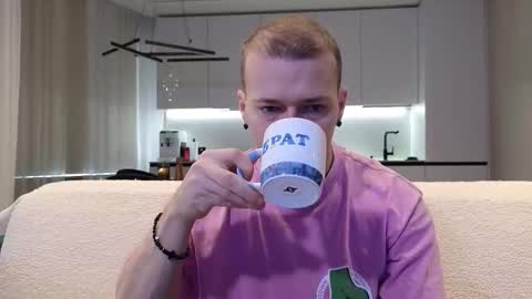 Pashka online show from 02/15/26, 10:25