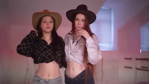 Snapshot of passi0nfruit_ chatting on 11/07/25, 10:15 Kelly online show from 11/07/25, 10:15