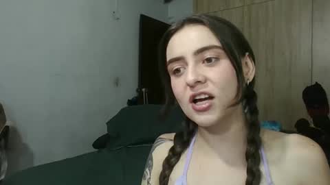 Snapshot of passion_fruit01 chatting on 09/13/25, 02:22 passion_fruit01 online show from 09/13/25, 02:22