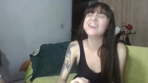 Snapshot of passion_fruit01 chatting on 10/04/25, 02:20 passion_fruit01 online show from 10/04/25, 02:20