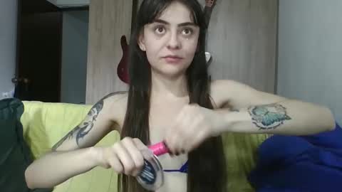 Snapshot of passion_fruit01 chatting on 10/06/25, 06:16 passion_fruit01 online show from 10/06/25, 06:16