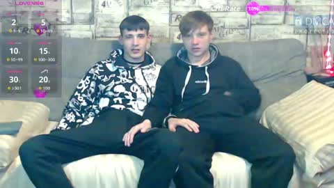 Max tall dark-haired guy with tattoos and Phil blond-haired online show from 05/03/26, 03:34