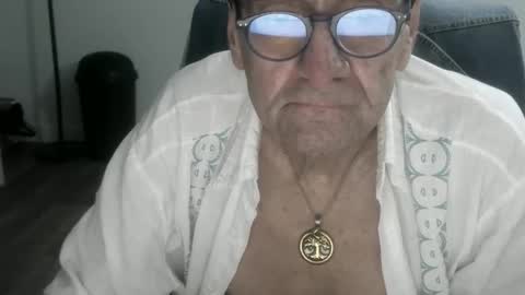 Snapshot of pastelito76 chatting on 02/20/26, 02:39 Bob online show from 02/20/26, 02:39
