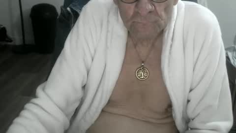 Snapshot of pastelito76 chatting on 02/21/26, 04:19 Bob online show from 02/21/26, 04:19