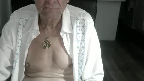 Snapshot of pastelito76 chatting on 03/04/26, 01:44 Bob online show from 03/04/26, 01:44