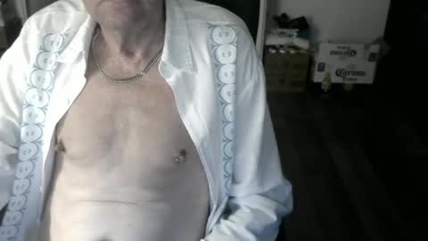 Snapshot of pastelito76 chatting on 04/16/26, 03:24 Bob online show from 04/16/26, 03:24