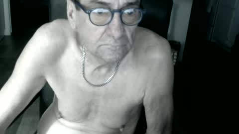 Snapshot of pastelito76 chatting on 06/18/26, 03:05 Bob online show from 06/18/26, 03:05
