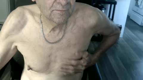 Snapshot of pastelito76 chatting on 06/21/26, 05:37 Bob online show from 06/21/26, 05:37