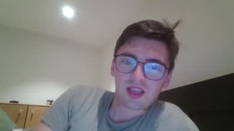 Snapshot of patat1996 chatting on 09/20/25, 02:23 patat1996 online show from 09/20/25, 02:23