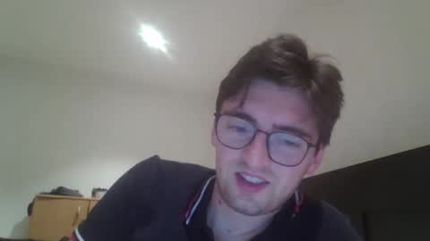 Snapshot of patat1996 chatting on 10/18/25, 11:33 patat1996 online show from 10/18/25, 11:33