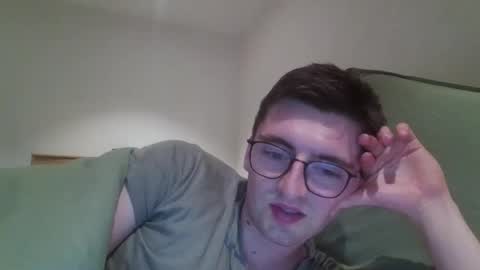 Snapshot of patat1996 chatting on 12/14/25, 02:28 patat1996 online show from 12/14/25, 02:28