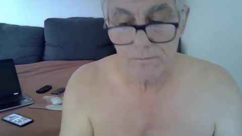 Snapshot of patrick5275 chatting on 12/10/24, 01:11 patrick5275 online show from 12/10/24, 01:11