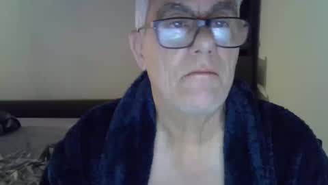 Snapshot of patrick5275 chatting on 12/21/24, 05:14 patrick5275 online show from 12/21/24, 05:14
