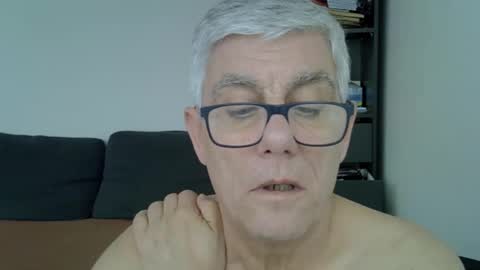 Snapshot of patrick5275 chatting on 12/22/24, 09:00 patrick5275 online show from 12/22/24, 09:00