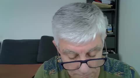 Snapshot of patrick5275 chatting on 01/04/25, 10:27 patrick5275 online show from 01/04/25, 10:27
