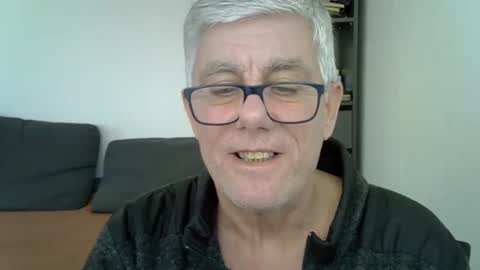 Snapshot of patrick5275 chatting on 01/07/25, 01:14 patrick5275 online show from 01/07/25, 01:14