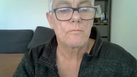 Snapshot of patrick5275 chatting on 01/17/25, 12:31 patrick5275 online show from 01/17/25, 12:31