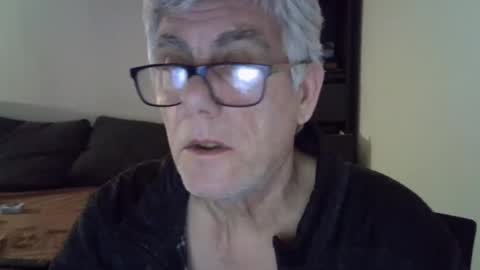 Snapshot of patrick5275 chatting on 02/12/25, 10:48 patrick5275 online show from 02/12/25, 10:48