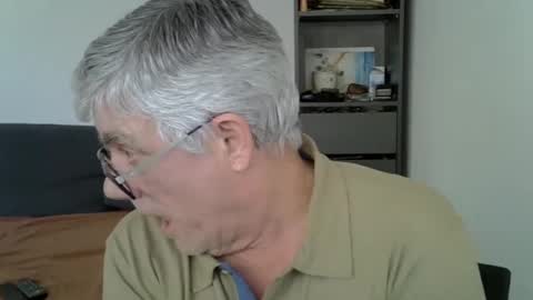 Snapshot of patrick5275 chatting on 02/19/25, 10:23 patrick5275 online show from 02/19/25, 10:23