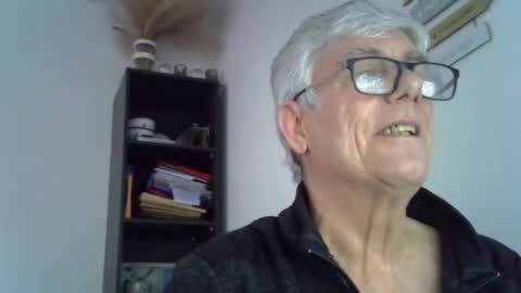 Snapshot of patrick5275 chatting on 03/01/25, 04:54 patrick5275 online show from 03/01/25, 04:54