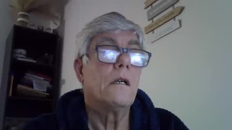 Snapshot of patrick5275 chatting on 03/01/25, 09:37 patrick5275 online show from 03/01/25, 09:37