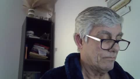 Snapshot of patrick5275 chatting on 03/03/25, 08:00 patrick5275 online show from 03/03/25, 08:00