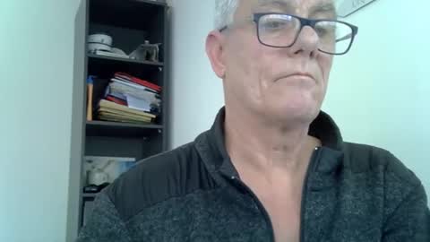 Snapshot of patrick5275 chatting on 03/05/25, 02:01 patrick5275 online show from 03/05/25, 02:01