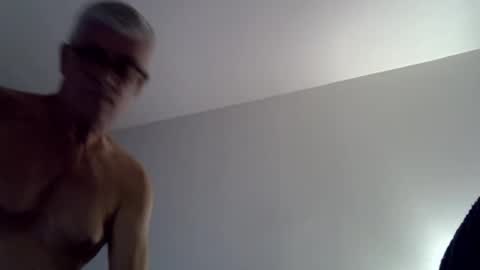Snapshot of patrick5275 chatting on 09/16/25, 10:00 patrick5275 online show from 09/16/25, 10:00