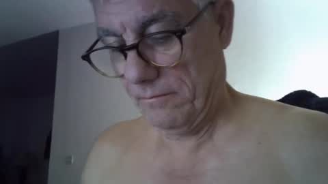 Snapshot of patrick5275 chatting on 09/18/25, 05:20 patrick5275 online show from 09/18/25, 05:20