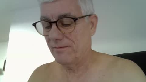 Snapshot of patrick5275 chatting on 10/06/25, 08:23 patrick5275 online show from 10/06/25, 08:23