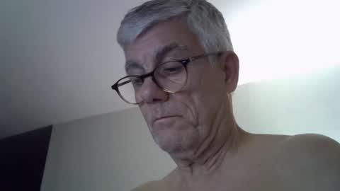 Snapshot of patrick5275 chatting on 10/11/25, 09:13 patrick5275 online show from 10/11/25, 09:13