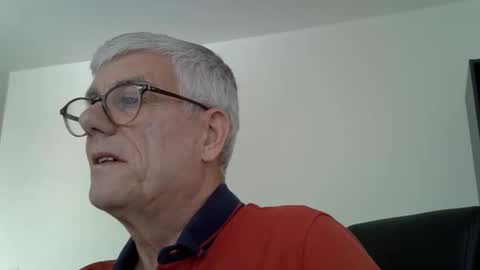 Snapshot of patrick5275 chatting on 10/12/25, 12:26 patrick5275 online show from 10/12/25, 12:26