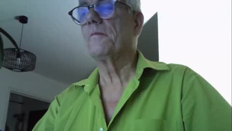 Snapshot of patrick5275 chatting on 10/18/25, 09:59 patrick5275 online show from 10/18/25, 09:59