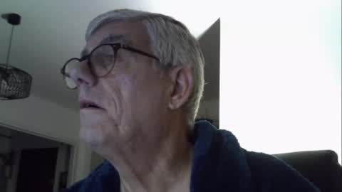 Snapshot of patrick5275 chatting on 10/24/25, 04:42 patrick5275 online show from 10/24/25, 04:42