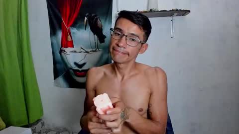 Snapshot of patrick_1_ chatting on 03/17/26, 01:54 EDUAR Independent model online show from 03/17/26, 01:54